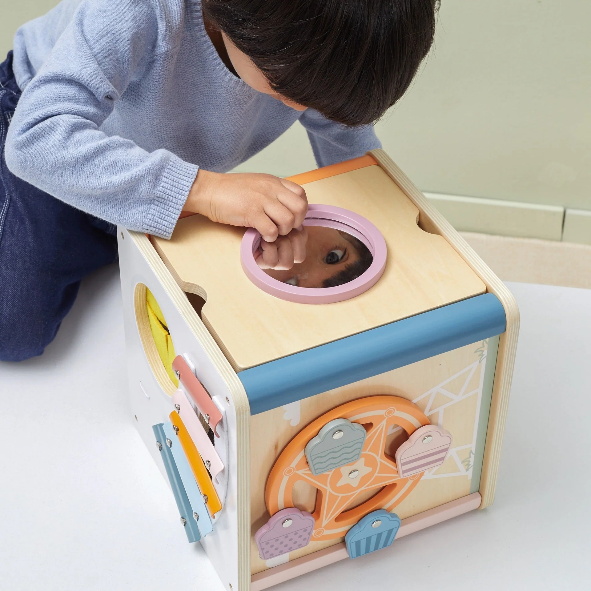 8 in 1 Activity Cube - Image 4