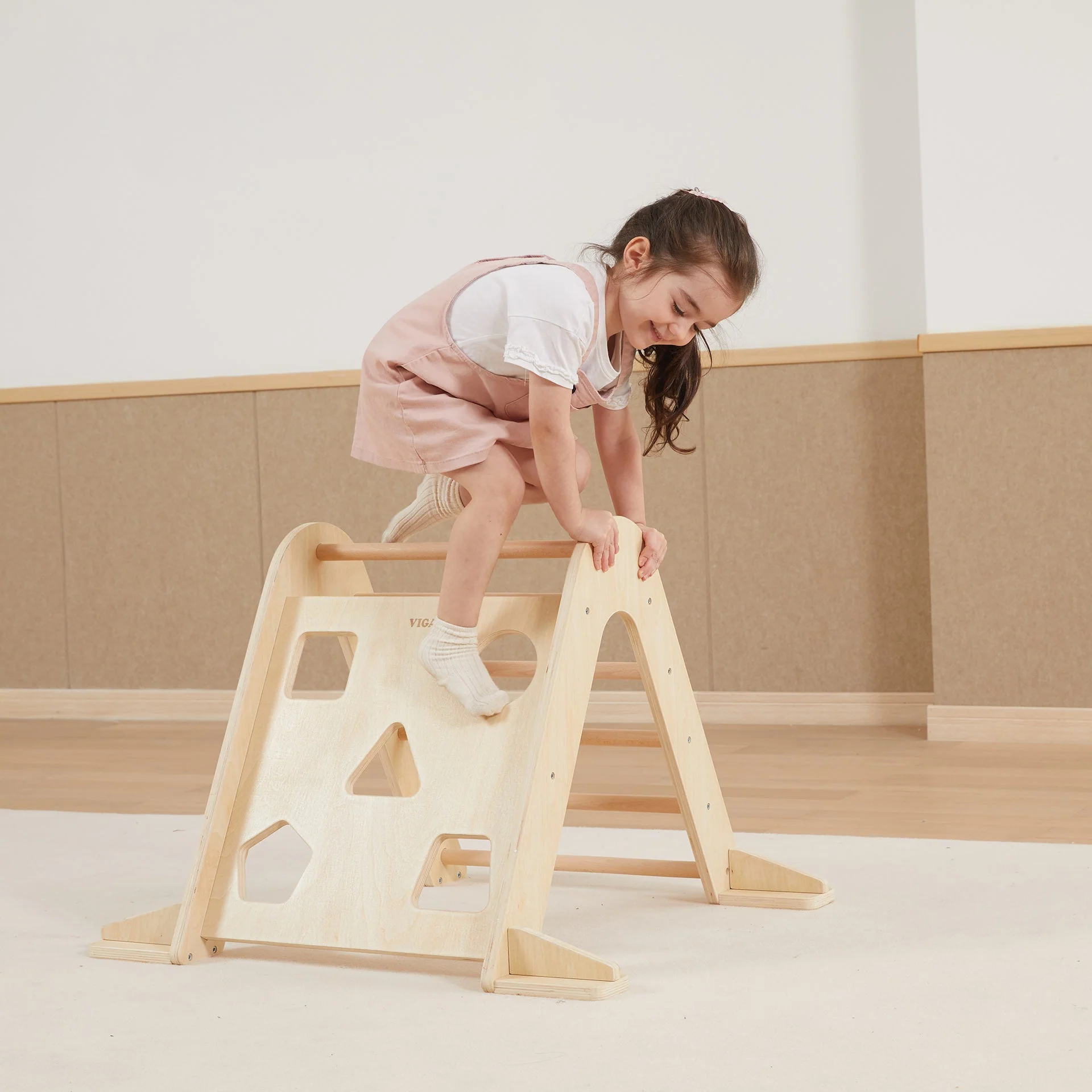 Climbing Triangle - Image 2