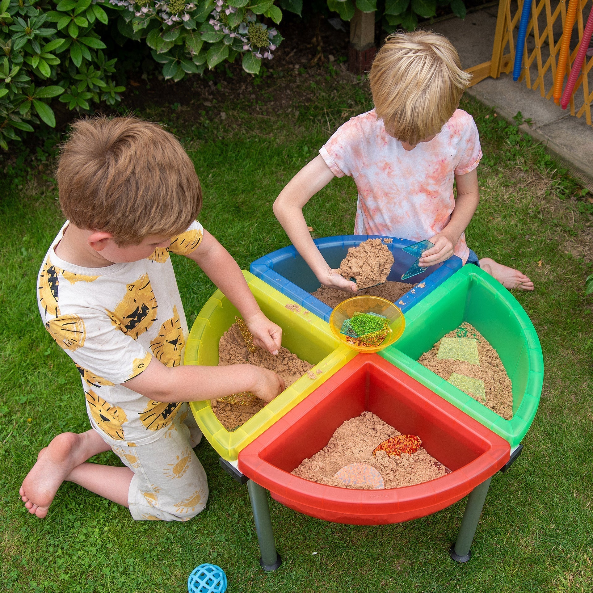 Discovery Colour Quadrant Trays & Stand - Image 2