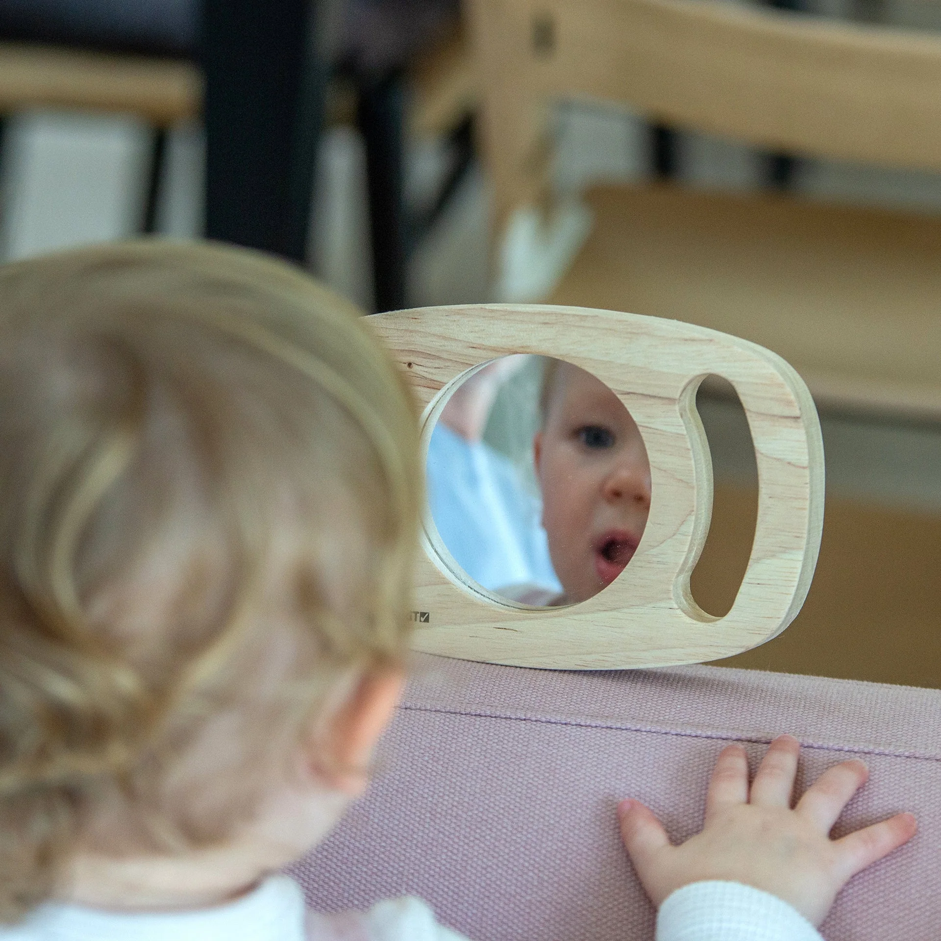 Easy Hold Plane Mirror - Image 3