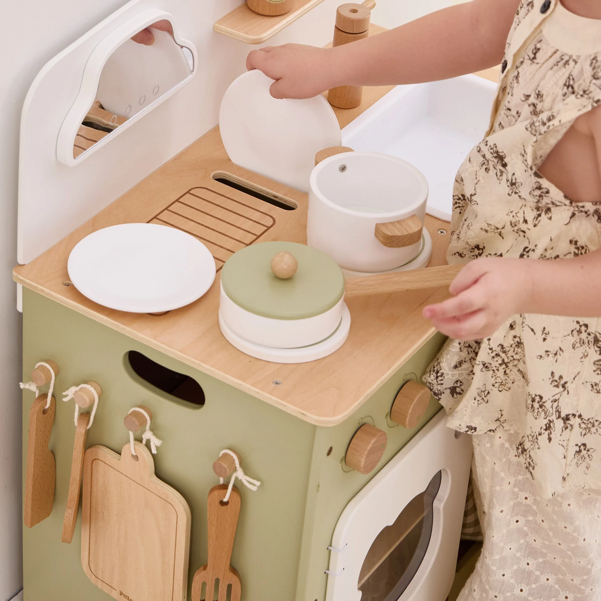 Play Kitchen Set - Image 9