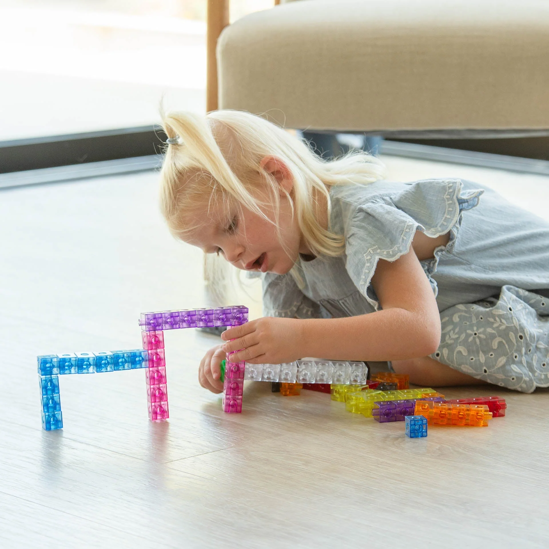 Translucent Colour Linking Cubes - Image 9
