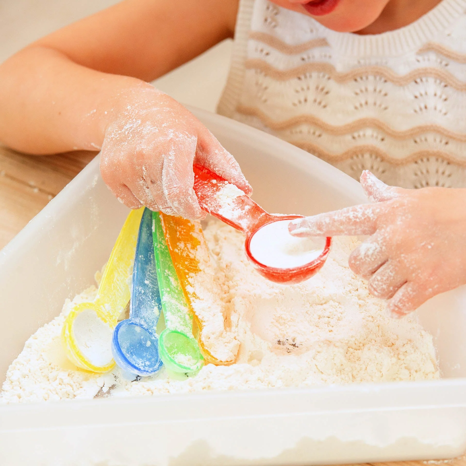 Translucent Colour Measuring Spoons - Image 2