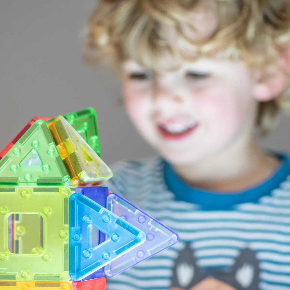 Translucent Polydron KinderMag Class Set - Image 3